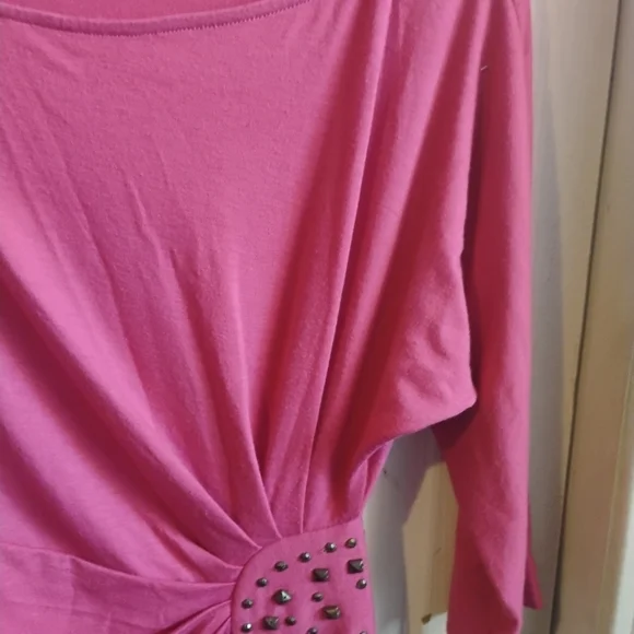 Chic Pink Midi Dress with Embellishments - Picture 6 of 13